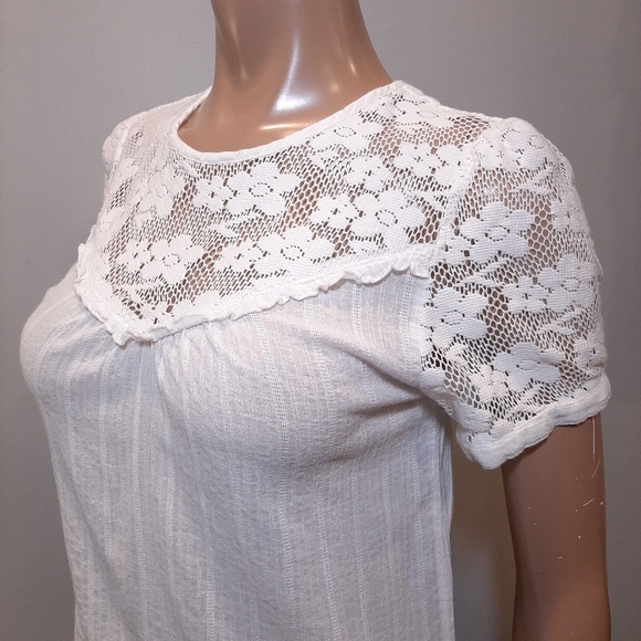 3/$20 VINTAGE AMERICA Sheer Floral Lace Blouse Short Sleeve Keyhole Top - Picture 2 of 10